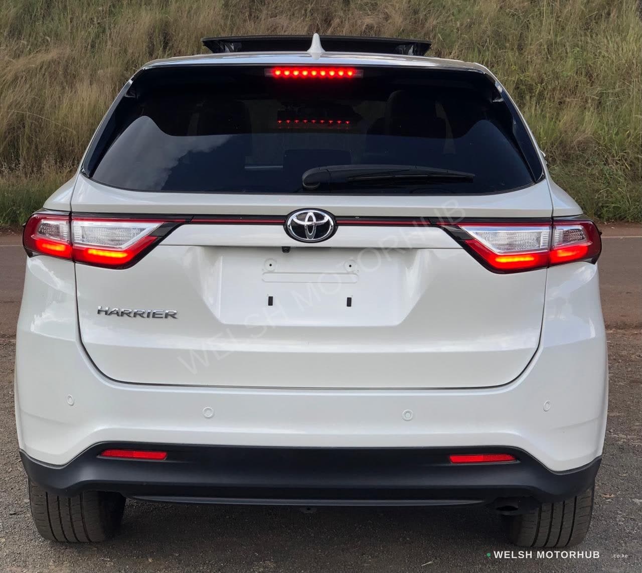 2019 Toyota Harrier for Sale Kenya KSh 4M photo 3
