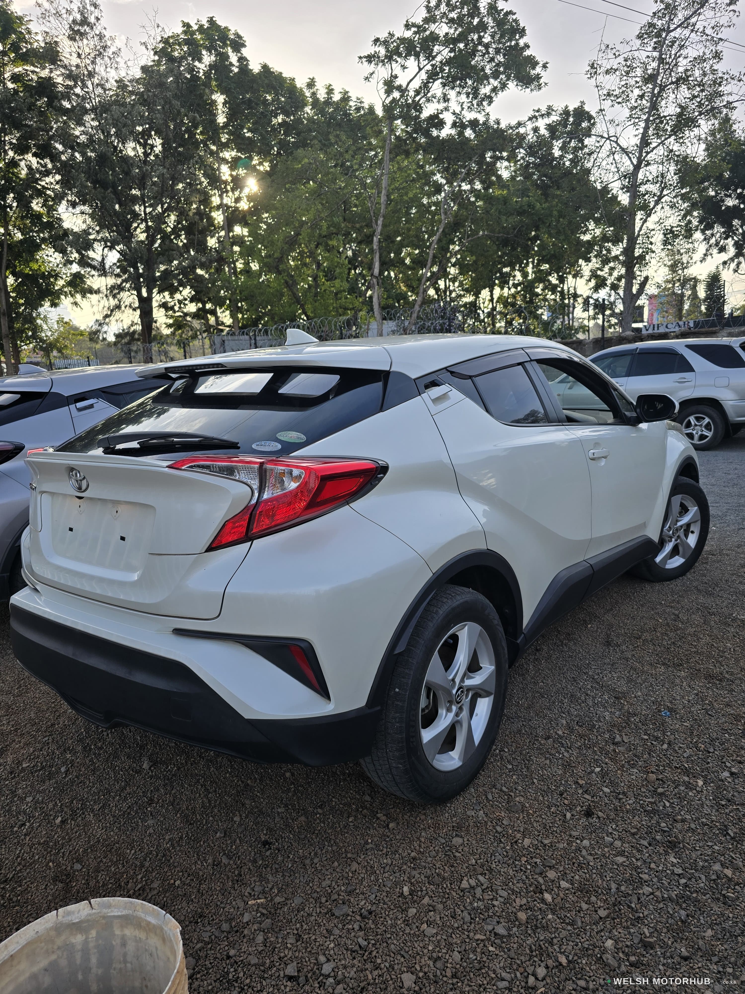 2017 Toyota C-HR image 2