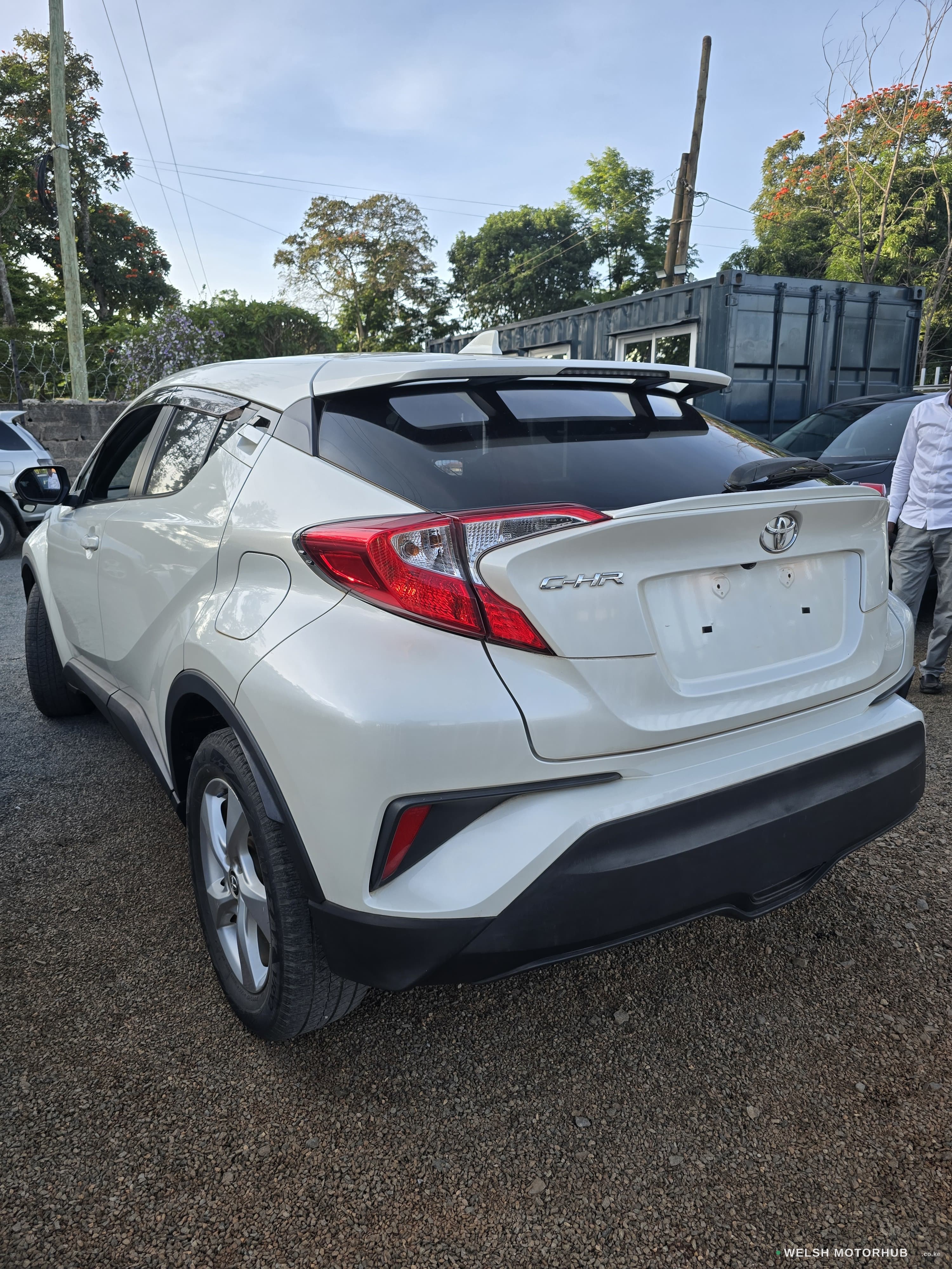 2017 Toyota C-HR image 3