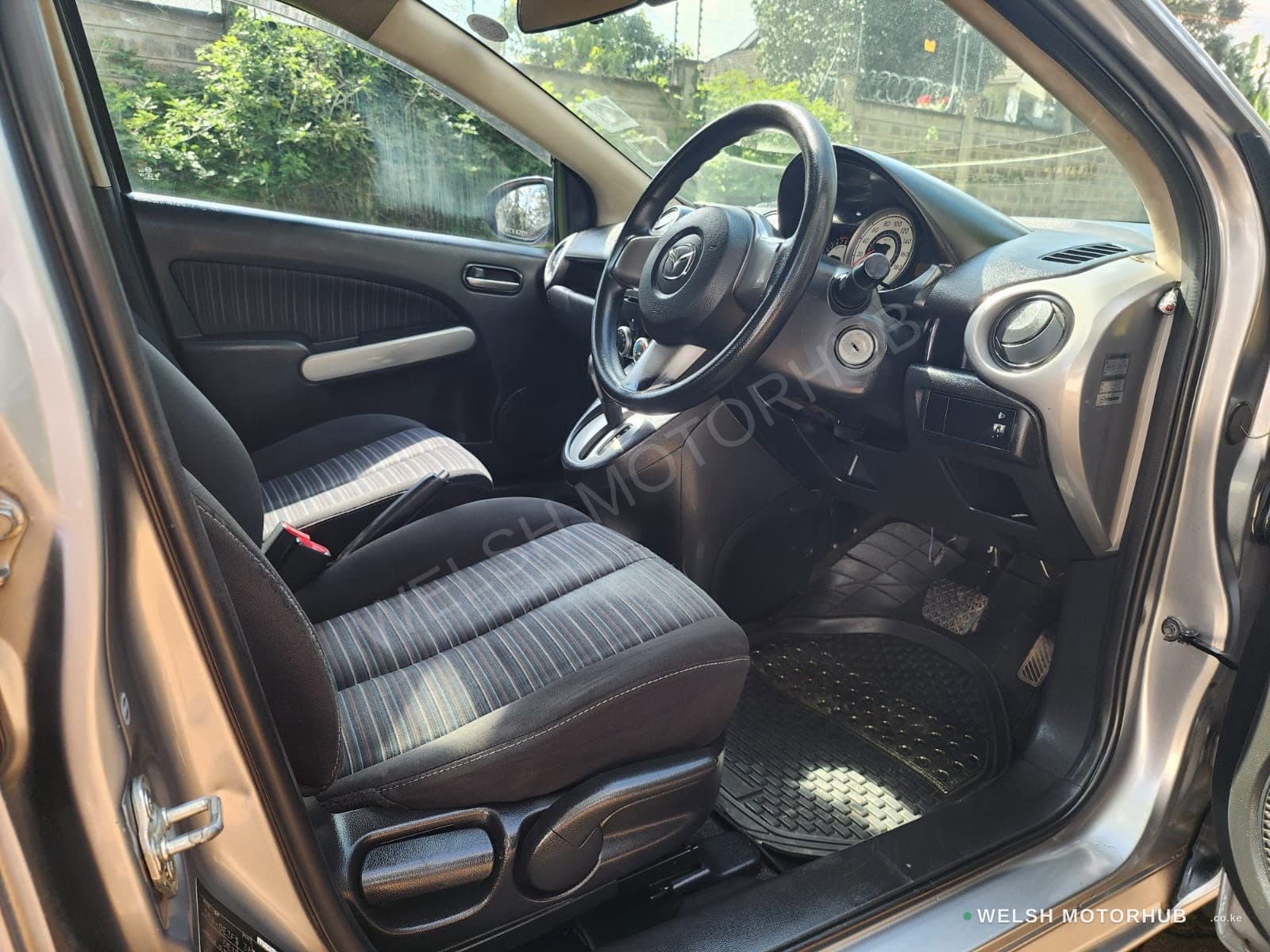 2010 Mazda Demio for Sale Kenya KSh 650K thumbnail 9