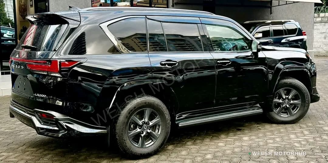 2023 Lexus LX 600 for Sale Kenya KSh 20M thumbnail 3