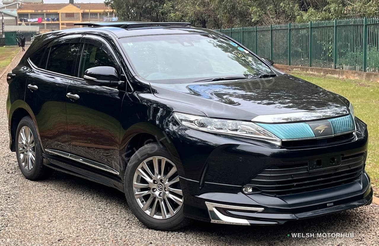 Toyota Harrier ( Modelista )