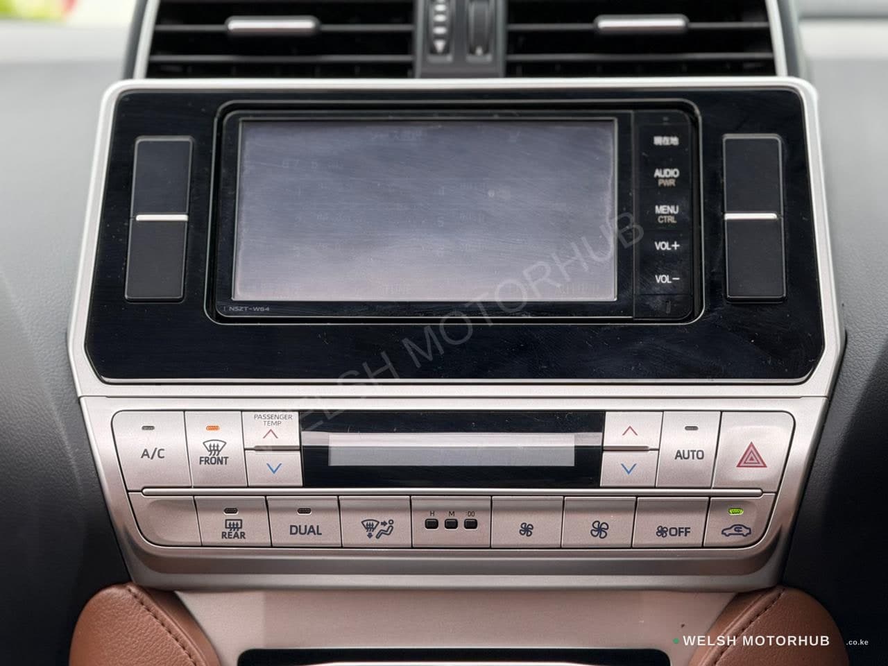 2021 Toyota Land Cruiser Prado TX-L for Sale Kenya KSh 7M thumbnail 7