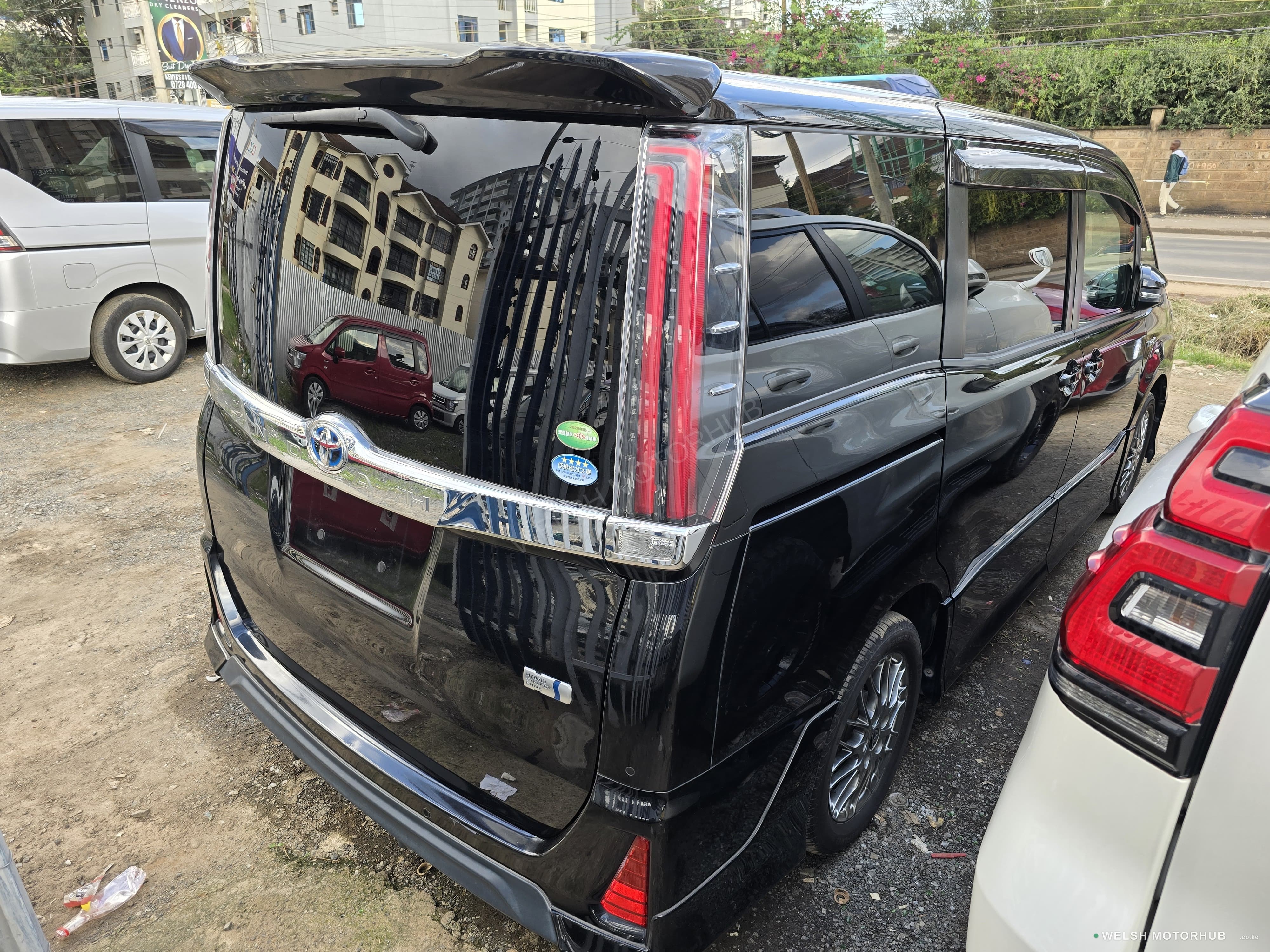 2019 Toyota Noah for Sale Kenya KSh 3M thumbnail 5