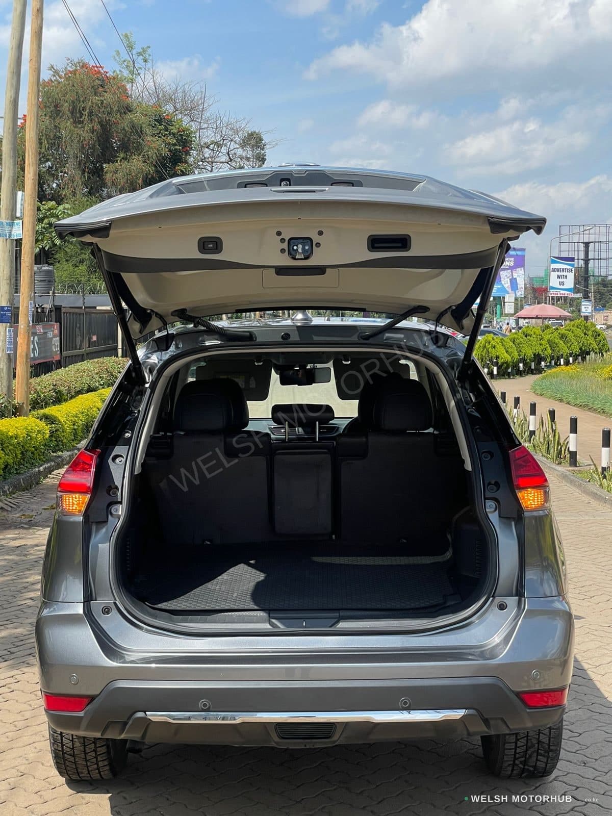 2019 Nissan X-Trail for Sale Kenya KSh 2.7M thumbnail 9