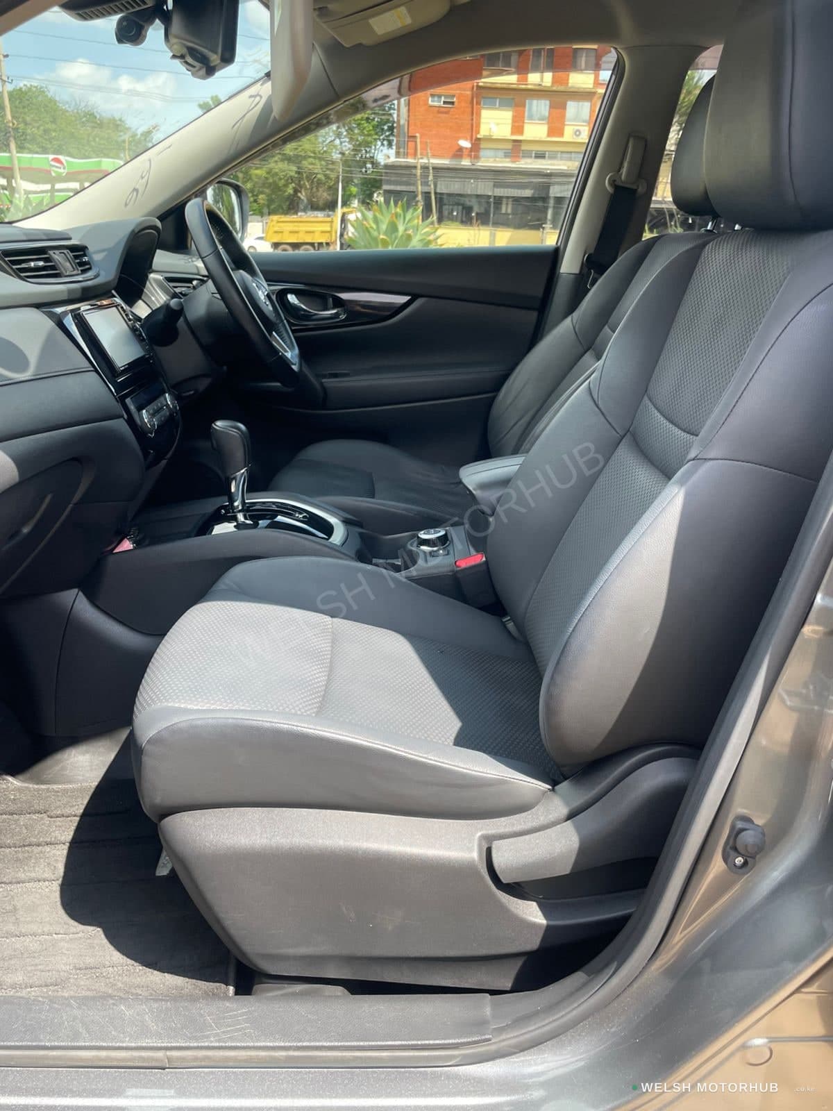 2019 Nissan X-Trail for Sale Kenya KSh 2.7M thumbnail 7