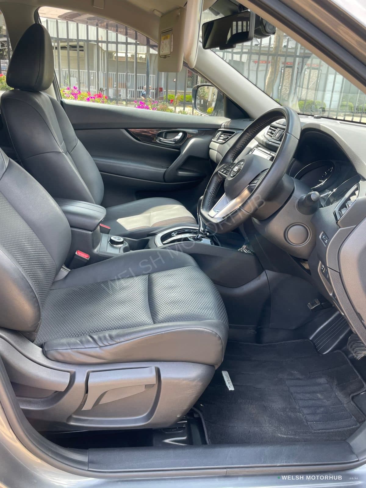 2019 Nissan X-Trail for Sale Kenya KSh 2.7M thumbnail 8