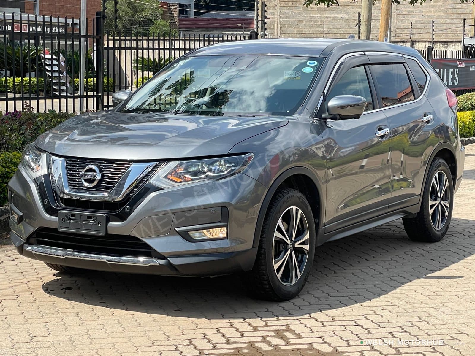 2019 Nissan X-Trail for Sale Kenya KSh 2.7M thumbnail 3