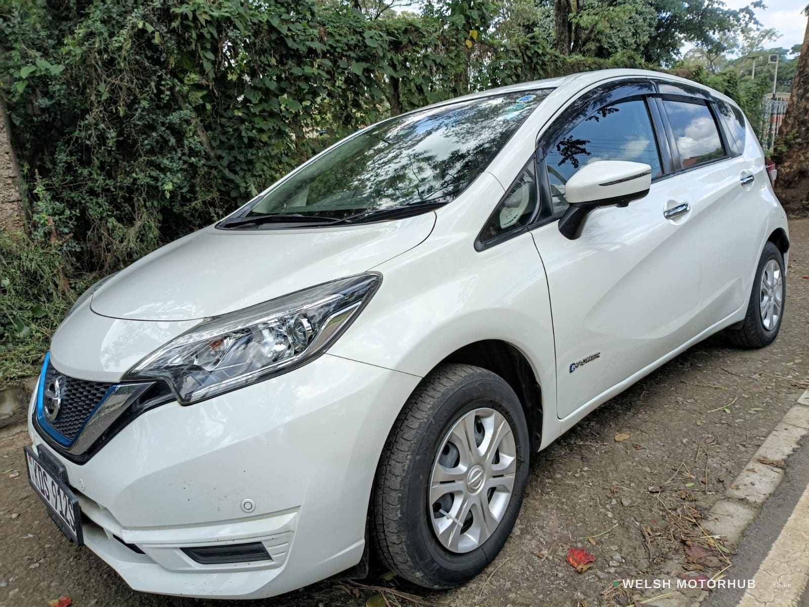 2019 Nissan Note E Power 1.2L Hybrid Hatchback, photo 2