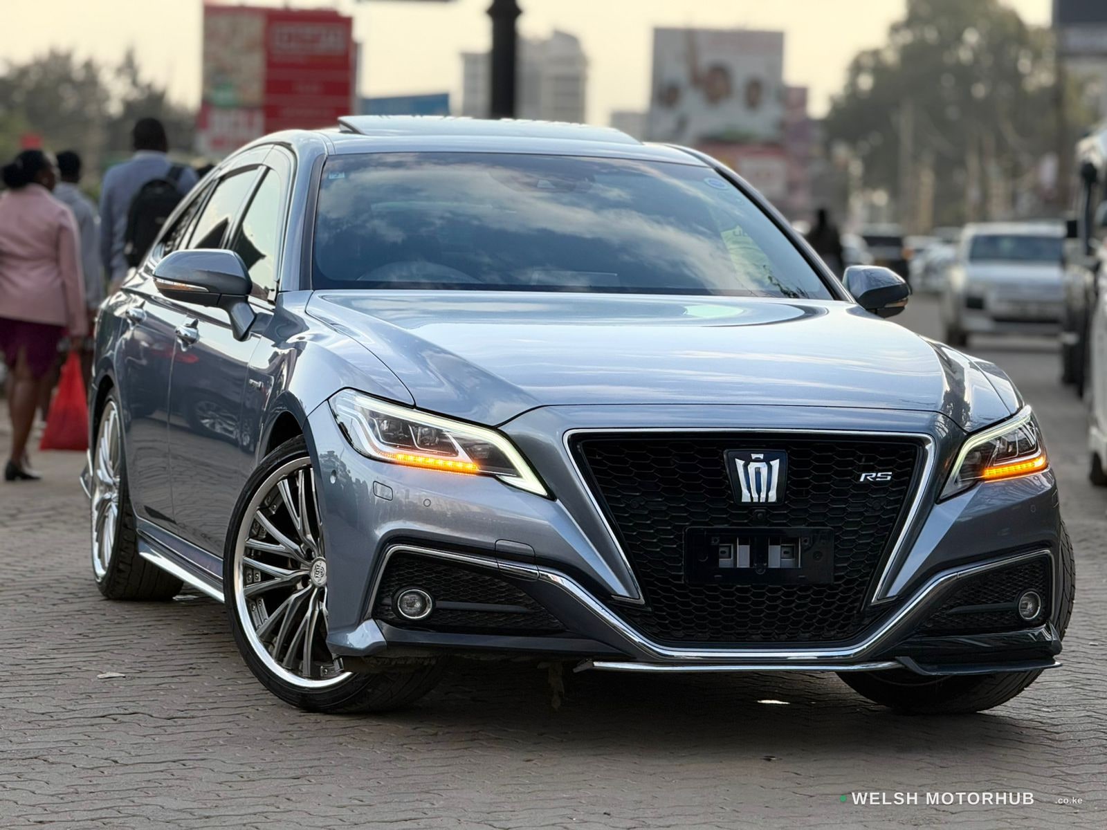 Toyota Crown ( Rs )