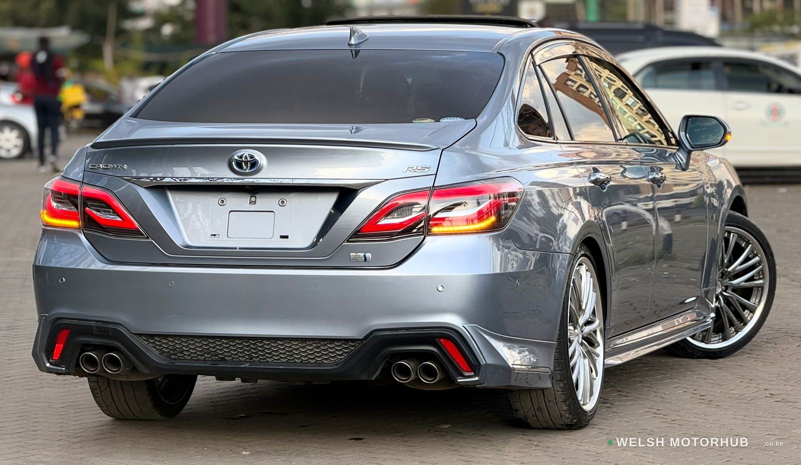 2019 Toyota Crown Rs Petrol Sedan, photo 4