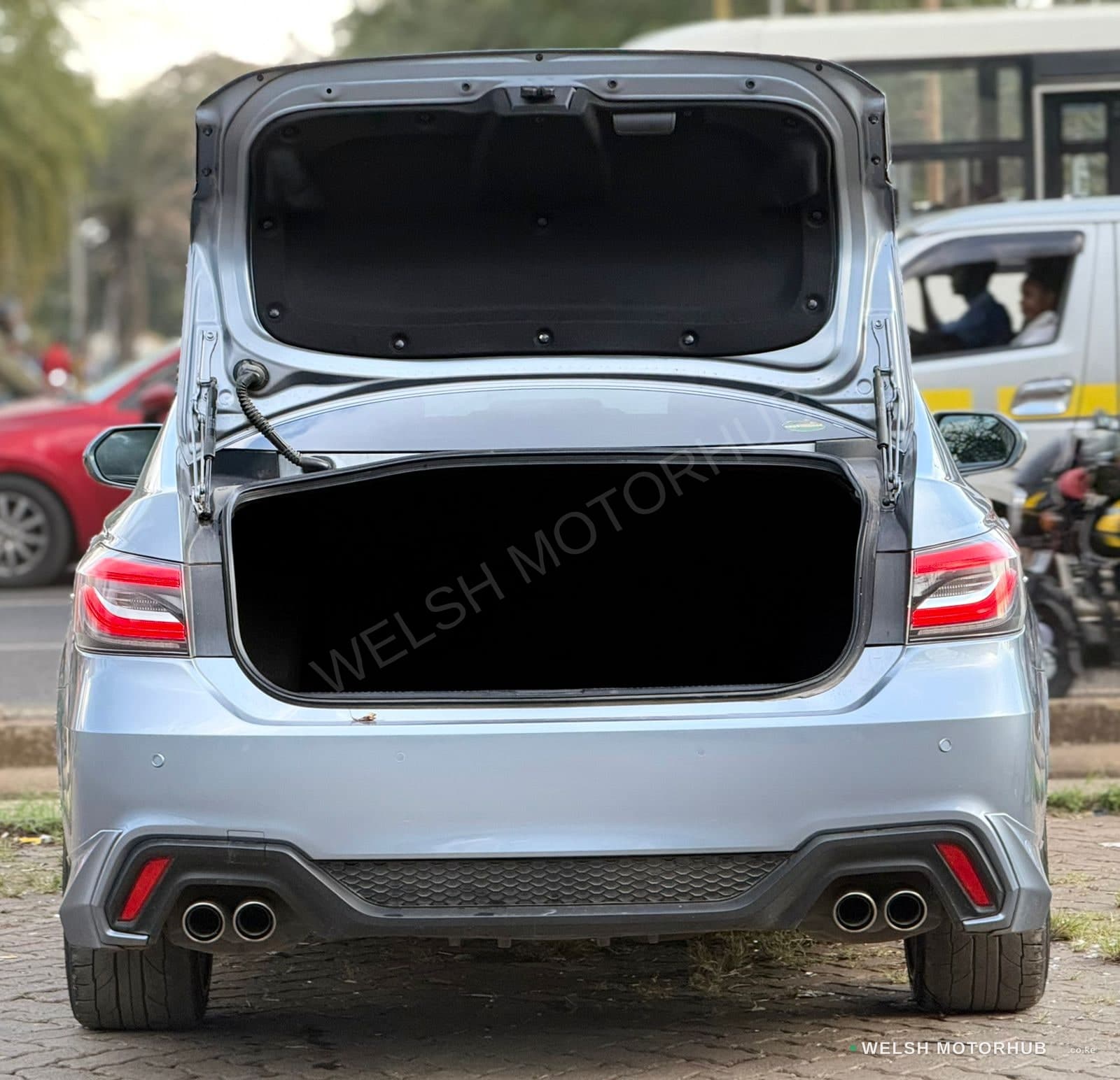 2019 Toyota Crown Rs Petrol Sedan, photo 3