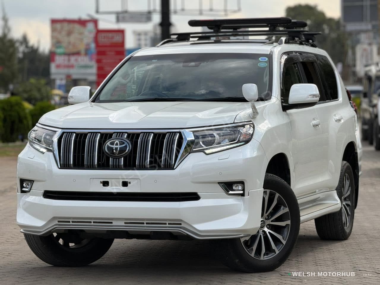 Toyota Land Cruiser ( Prado TX-L )