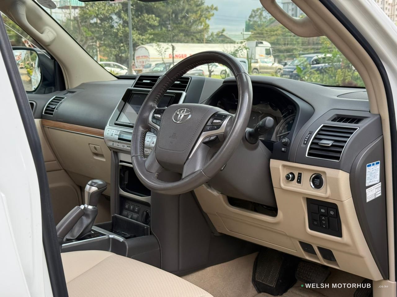 2020 Toyota Land Cruiser Prado TX-L Petrol SUV, photo 10