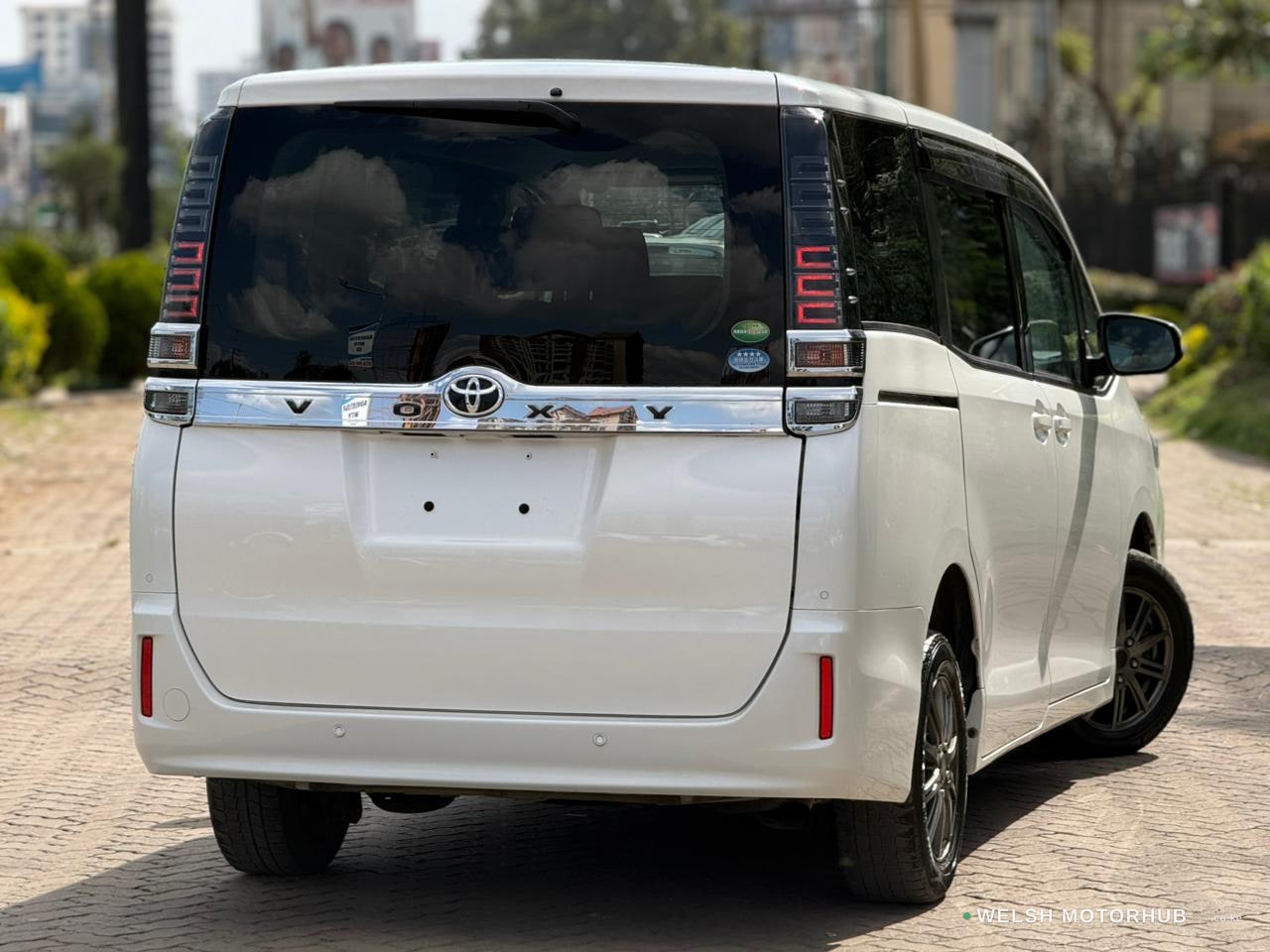 2019 Toyota Voxy Petrol MPV, photo 4