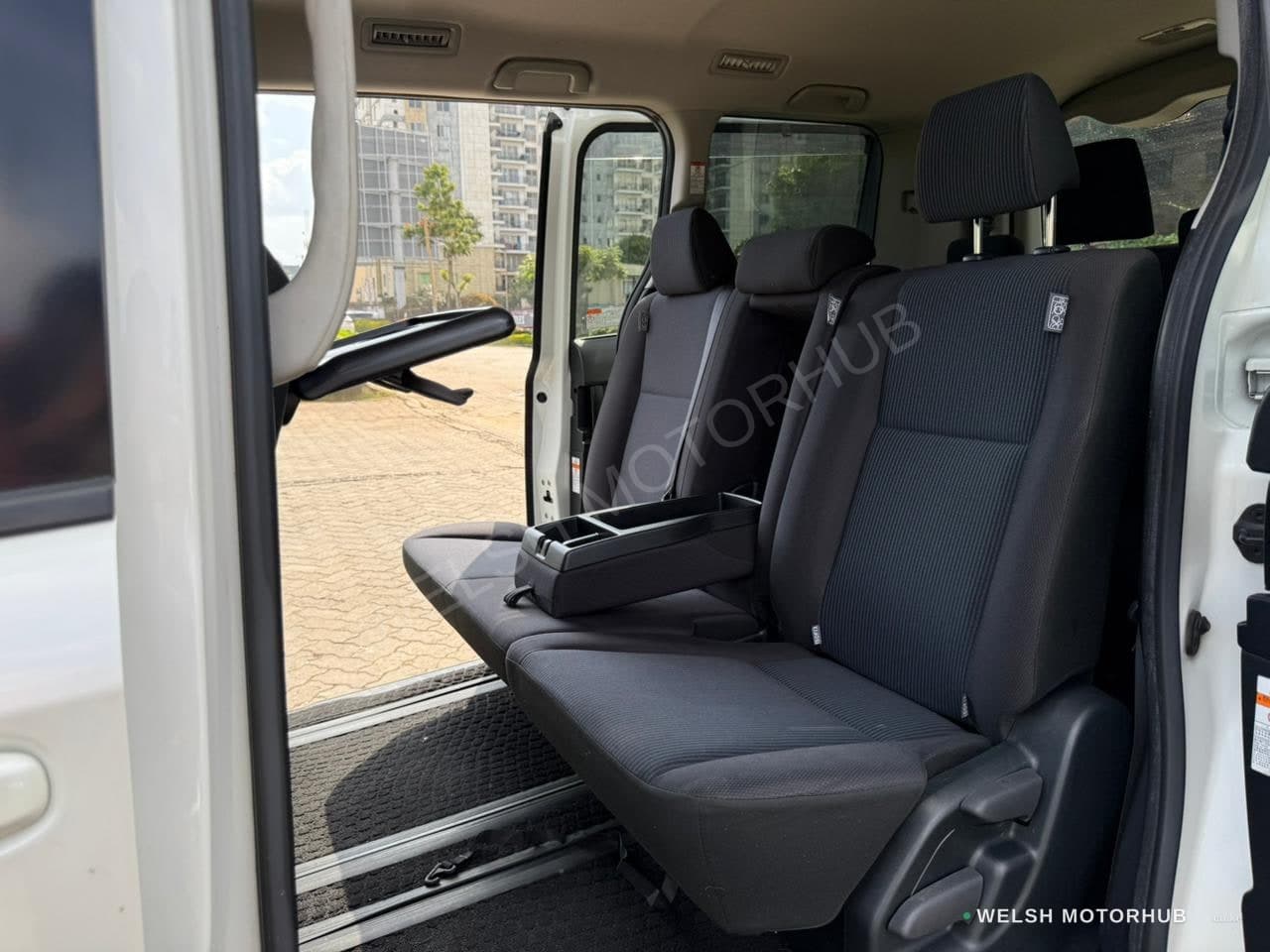 2019 Toyota Voxy Petrol MPV, photo 5