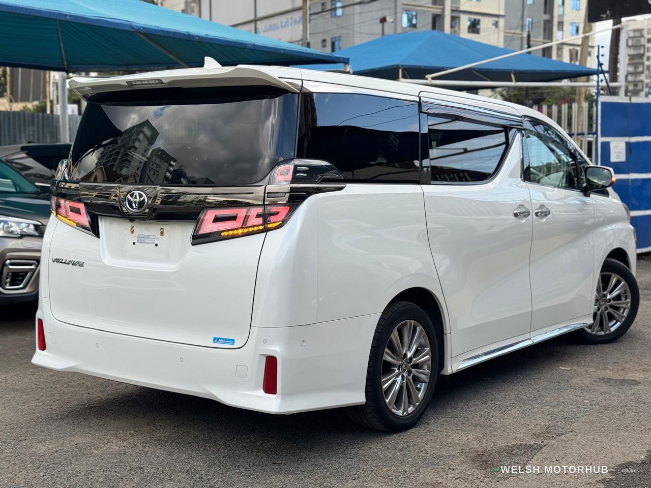 2020 Toyota Vellfire Golden Eye 2.5L Petrol MPV, photo 3