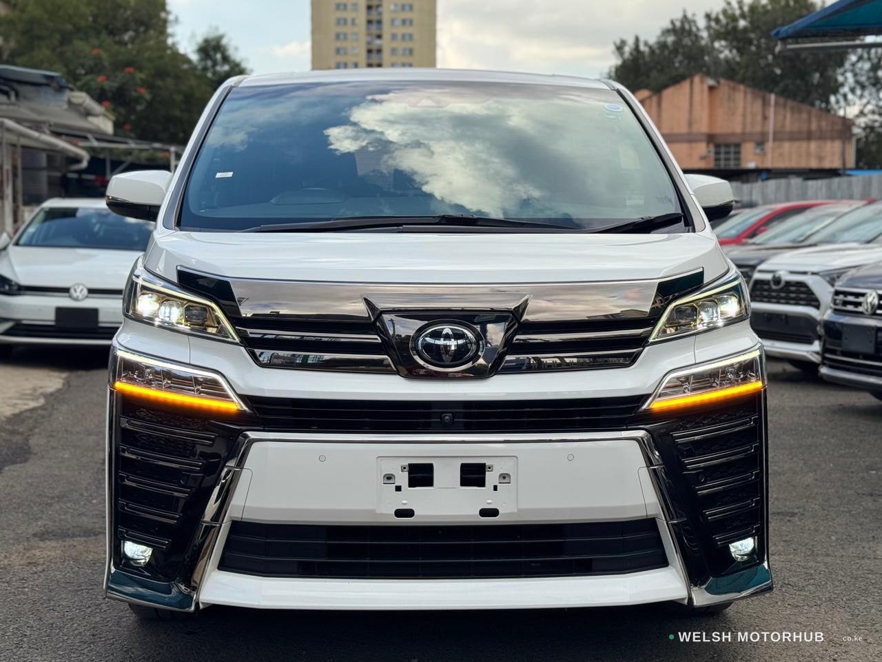 2020 Toyota Vellfire Golden Eye 2.5L Petrol MPV, photo 2
