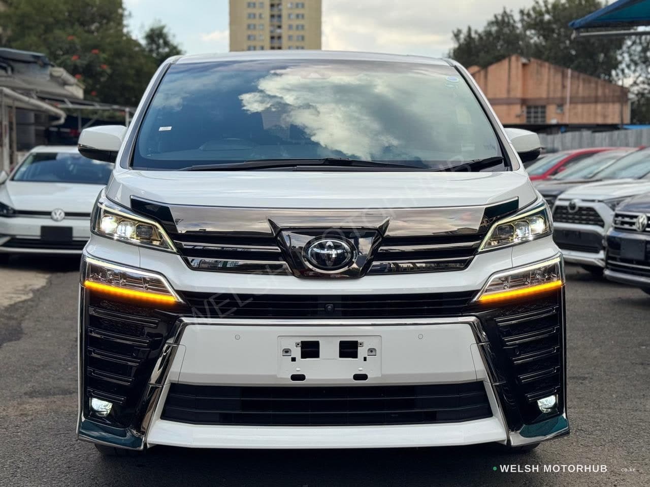 2020 Toyota Vellfire Golden Eye 2.5L Petrol MPV, photo 2