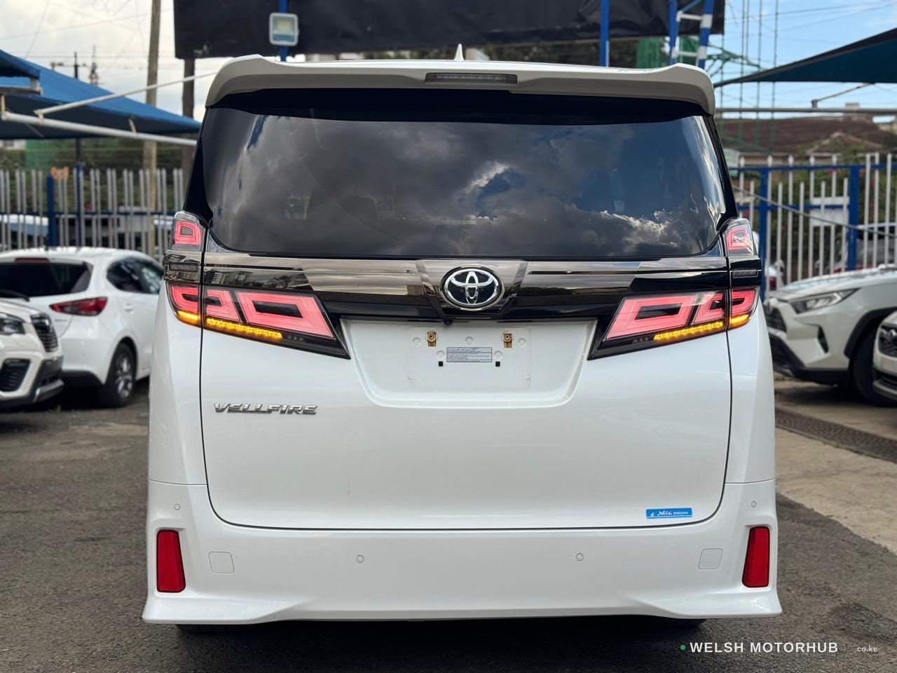 2020 Toyota Vellfire Golden Eye 2.5L Petrol MPV, photo 5