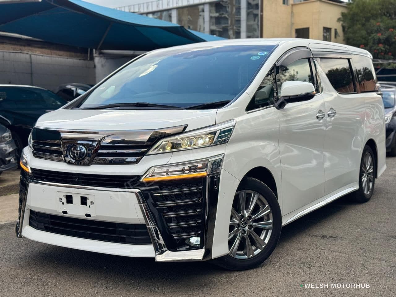 2020 Toyota Vellfire Golden Eye 2.5L Petrol MPV, photo 4