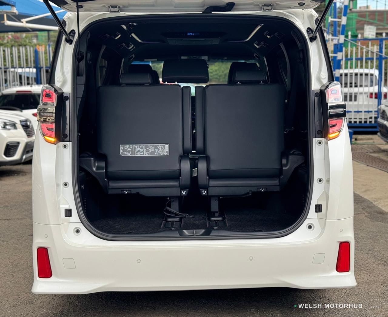 2020 Toyota Vellfire Golden Eye 2.5L Petrol MPV, photo 10