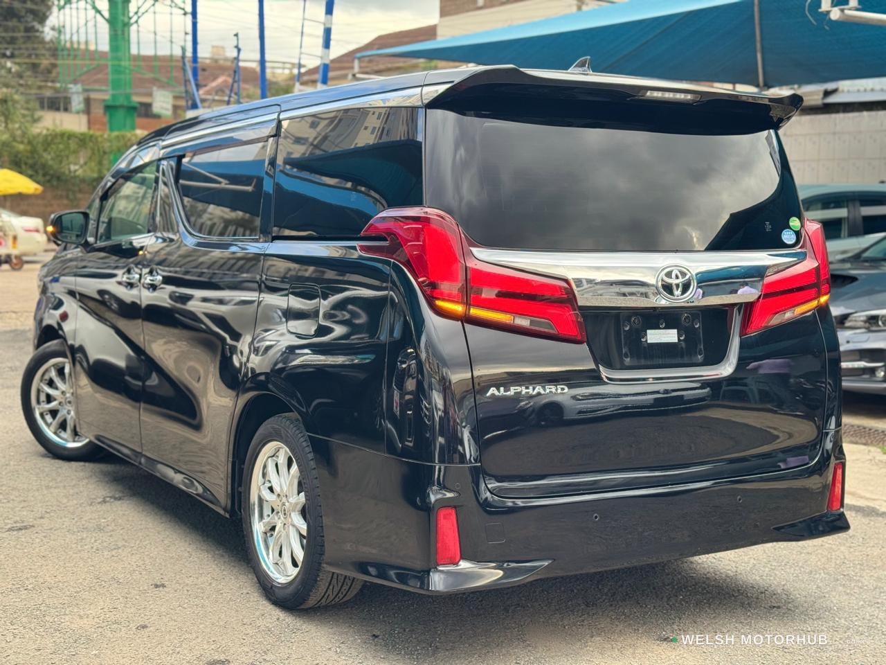 2019 Toyota Alphard 2.5L Petrol MPV, photo 5
