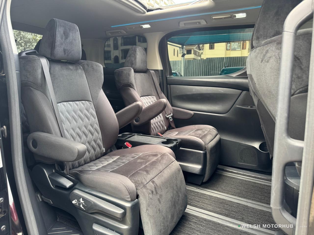 2019 Toyota Alphard 2.5L Petrol MPV, photo 10