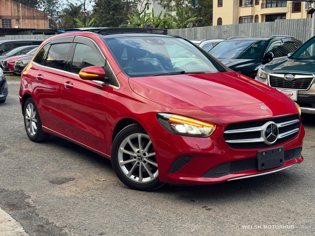 2019 Mercedes-Benz B180 Petrol Hatchback, photo 3