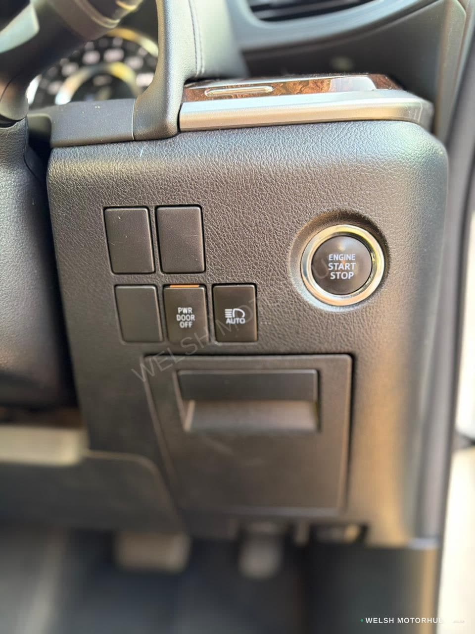 2019 Toyota Alphard 2.5L Petrol MPV, photo 6