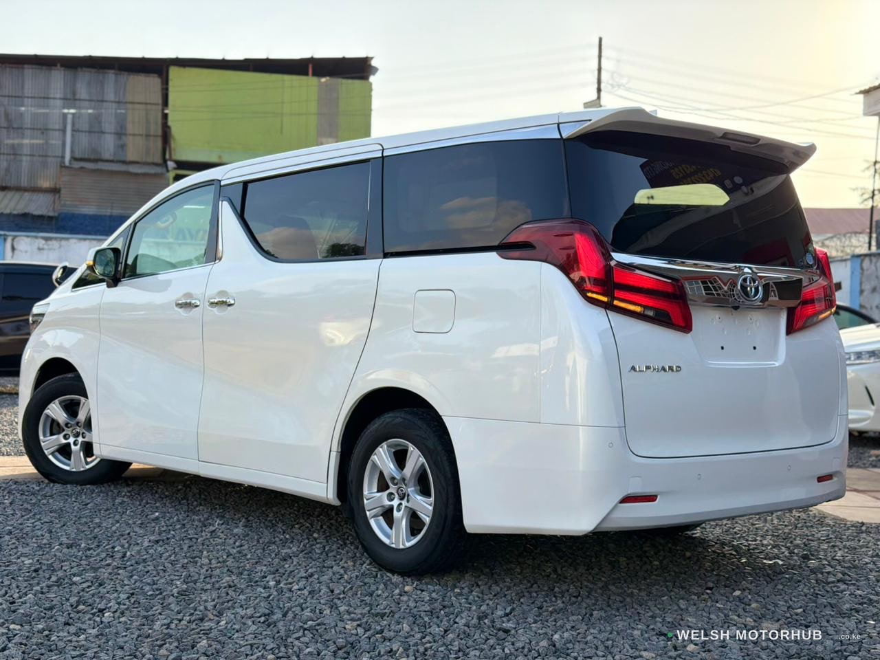 2019 Toyota Alphard 2.5L Petrol MPV, photo 3