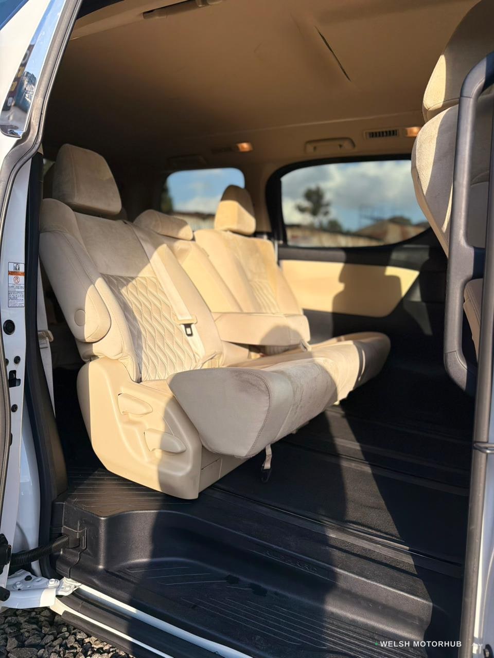 2019 Toyota Alphard 2.5L Petrol MPV, photo 13