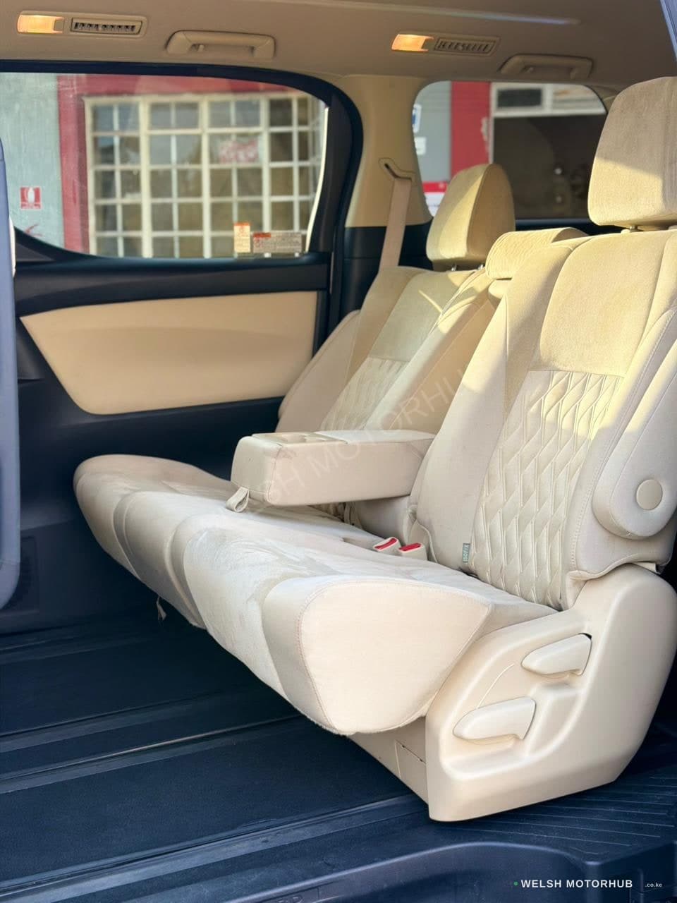 2019 Toyota Alphard 2.5L Petrol MPV, photo 9