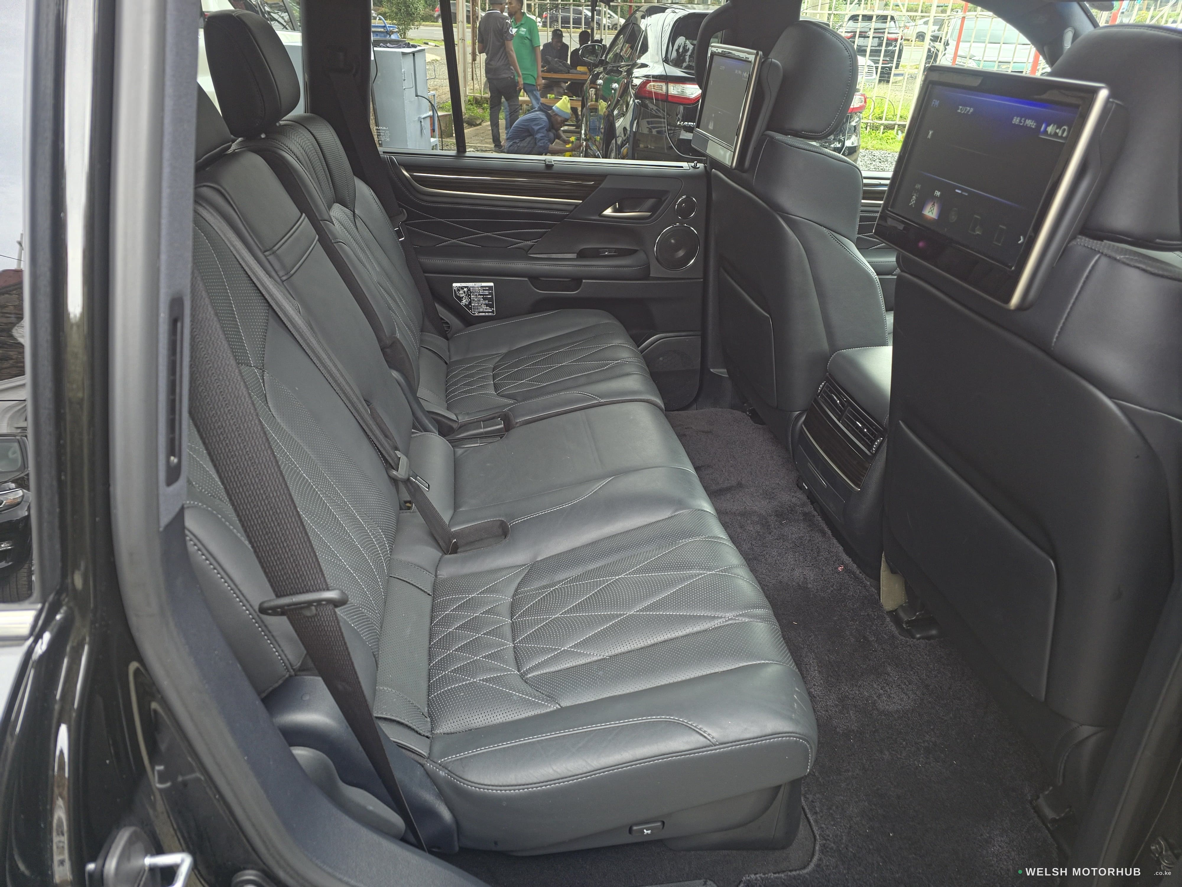2020 Lexus LX 570 Petrol SUV, photo 4
