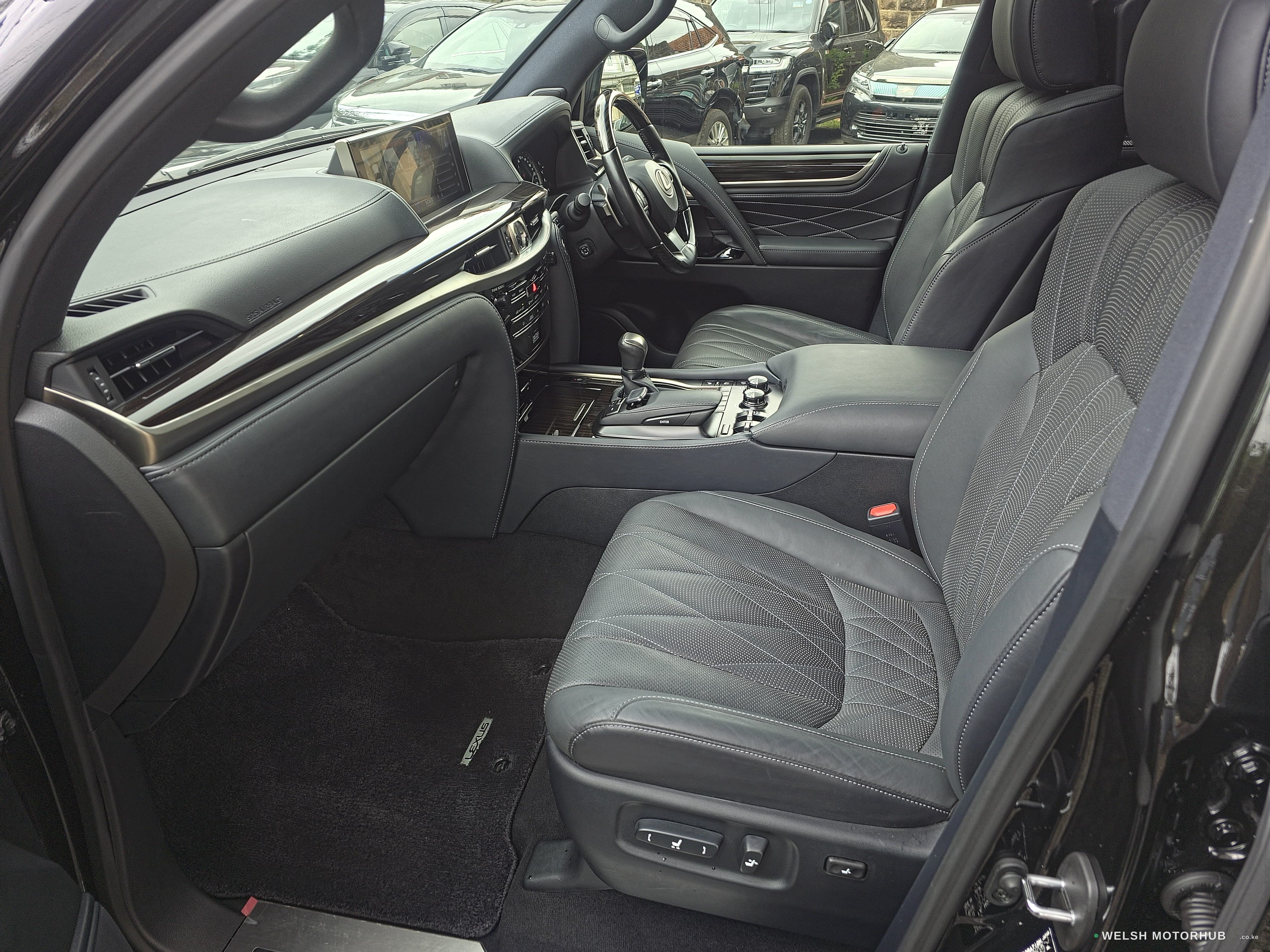 2020 Lexus LX 570 Petrol SUV, photo 10