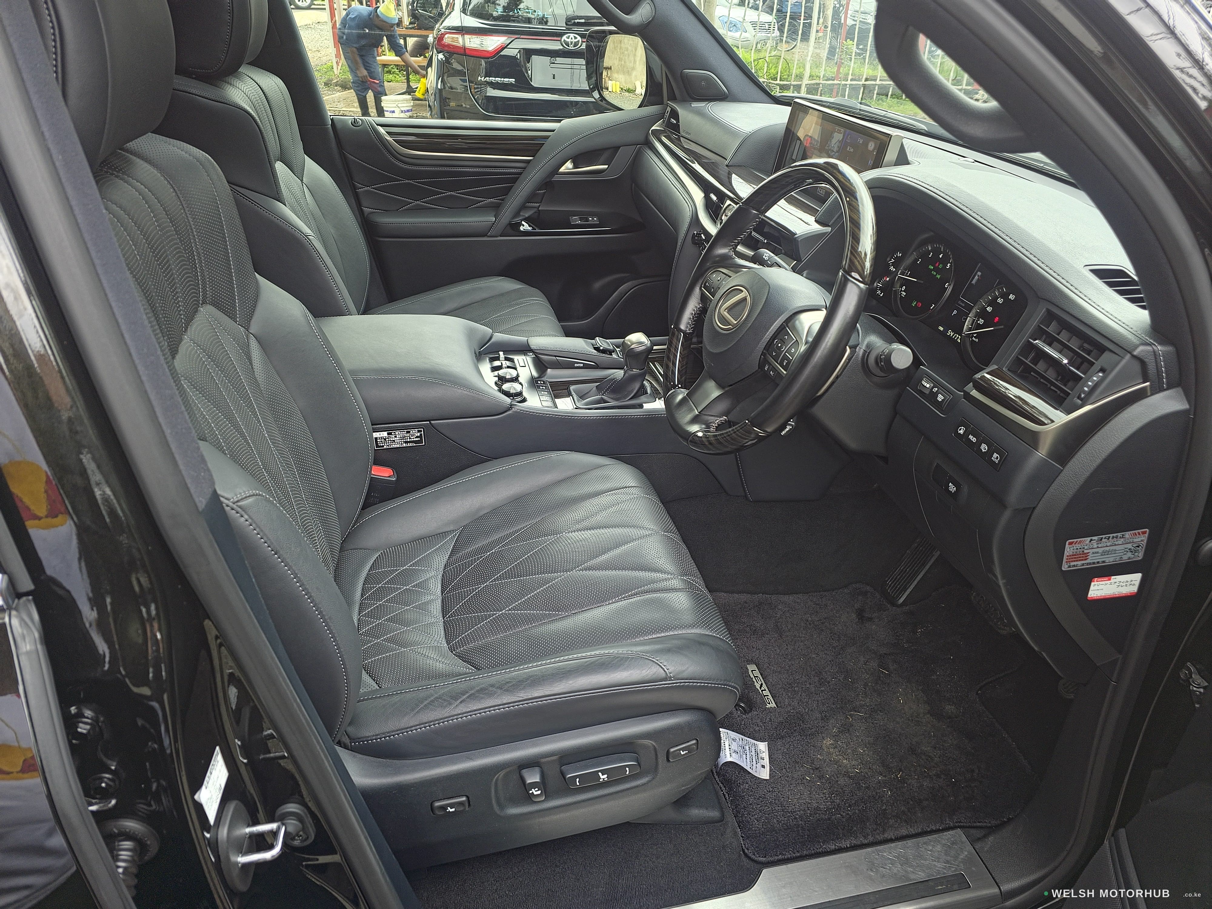 2020 Lexus LX 570 Petrol SUV, photo 9