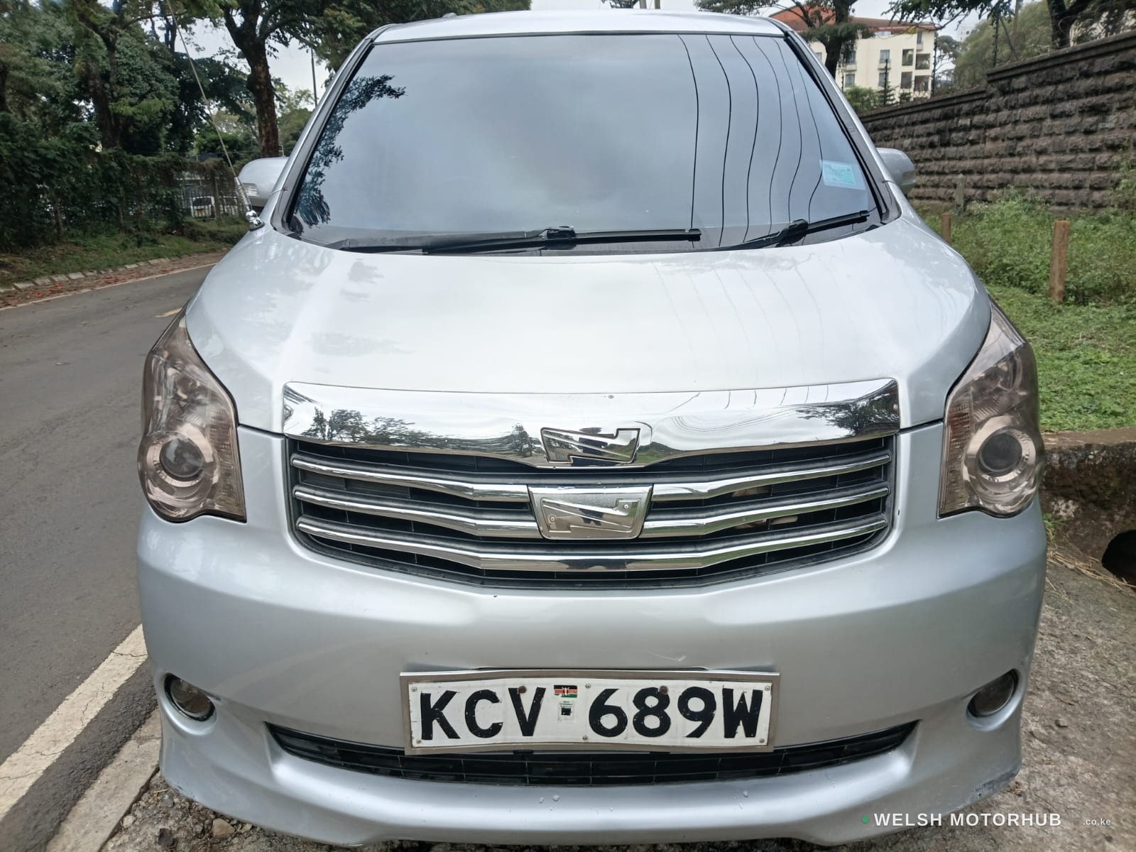 2012 Toyota Noah 2L Petrol MPV, photo 3