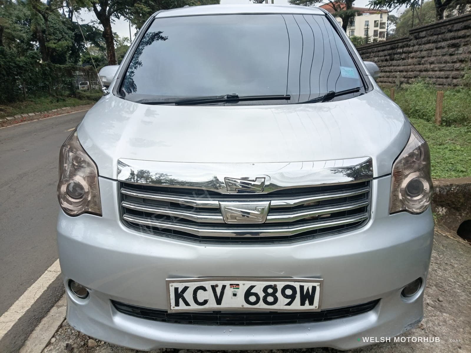 2012 Toyota Noah 2L Petrol MPV, photo 3