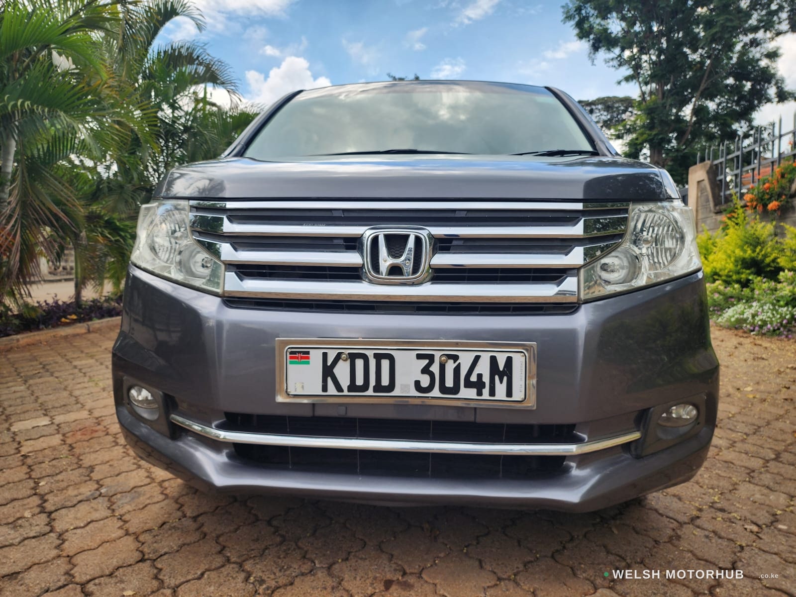 2014 Honda Stepwagen 2L Petrol MPV, photo 3