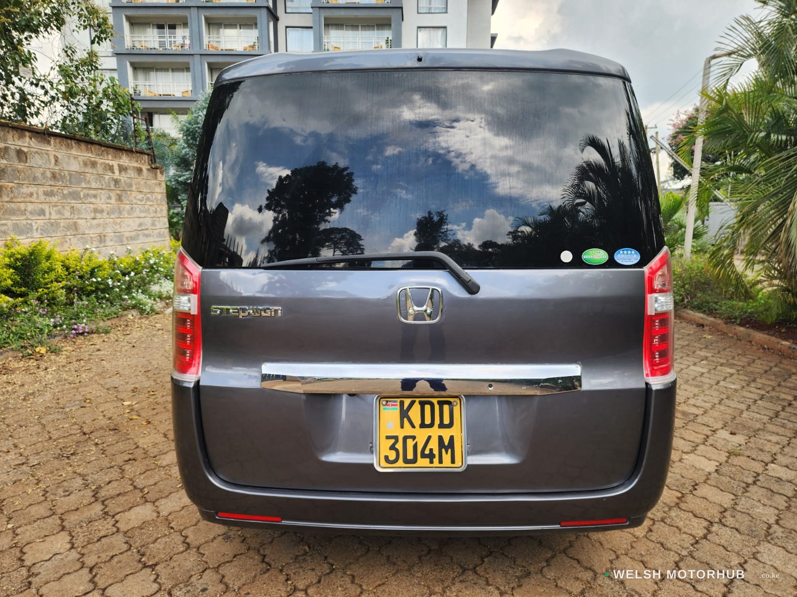2014 Honda Stepwagen 2L Petrol MPV, photo 6
