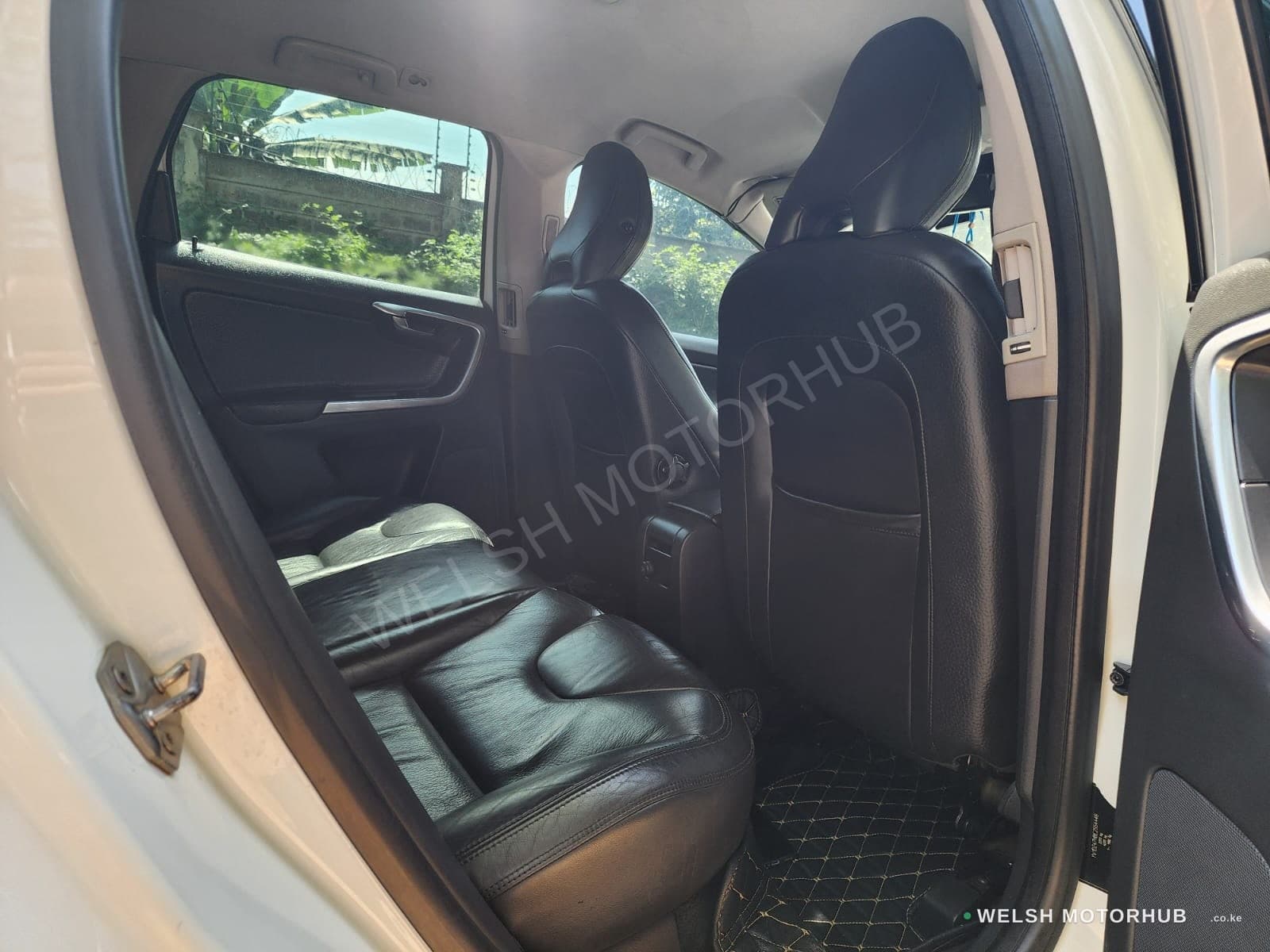 2014 Volvo XC60 2L Petrol SUV, photo 14