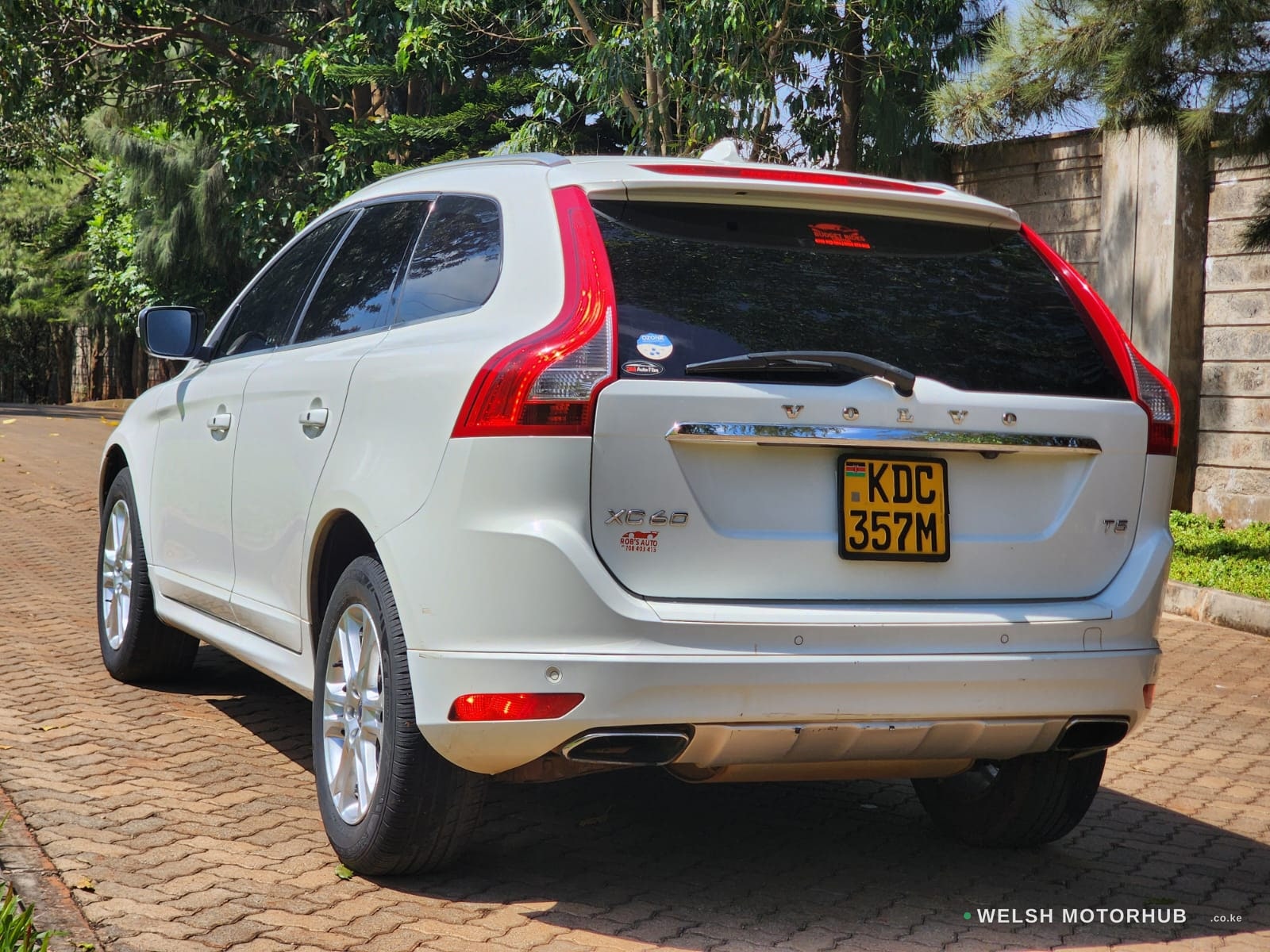 2014 Volvo XC60 2L Petrol SUV, photo 3