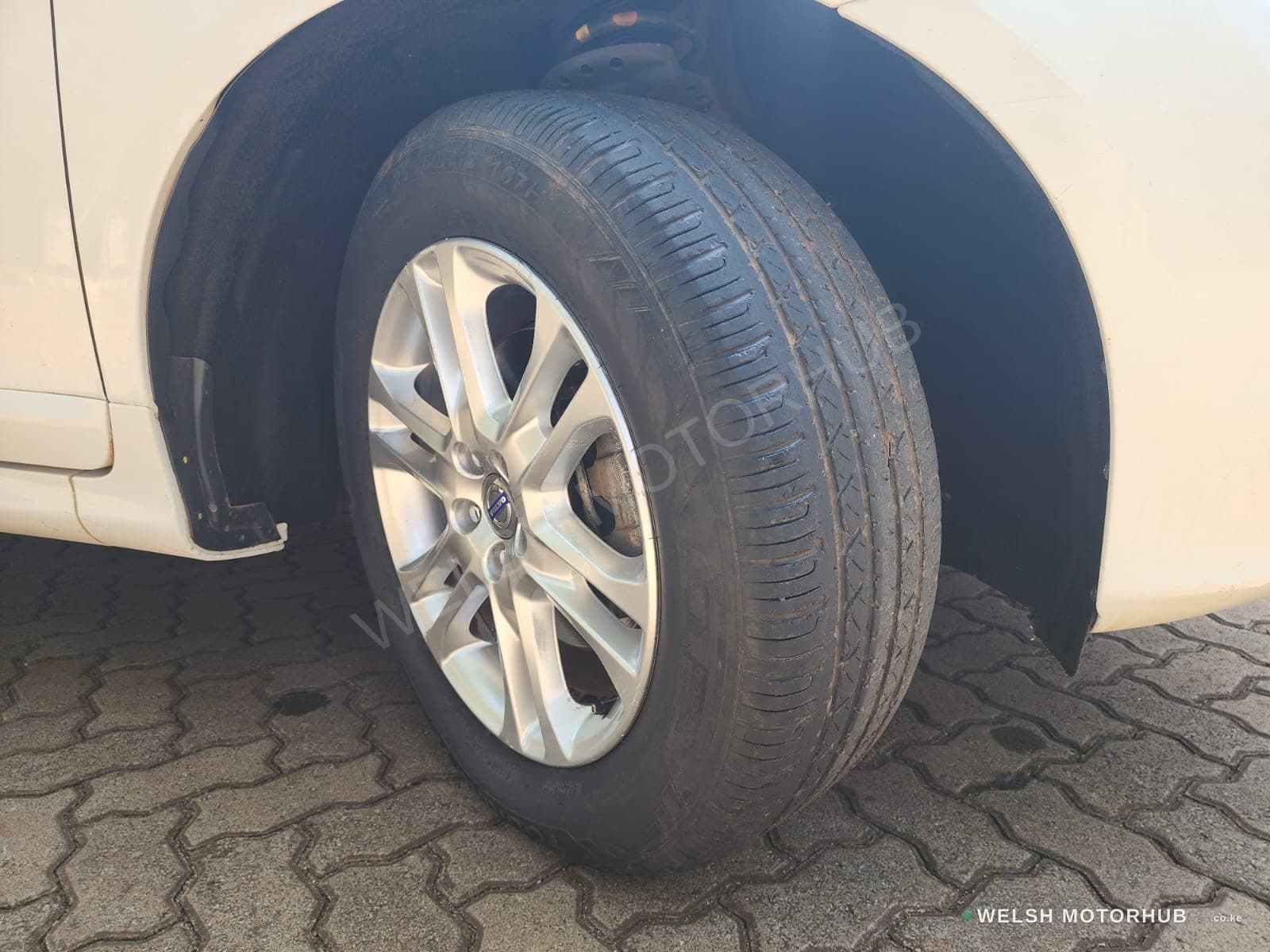 2014 Volvo XC60 2L Petrol SUV, photo 10