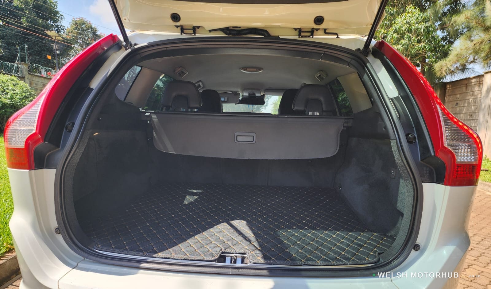 2014 Volvo XC60 2L Petrol SUV, photo 9