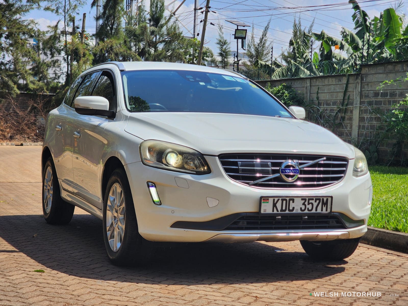 2014 Volvo XC60 2L Petrol SUV, photo 4