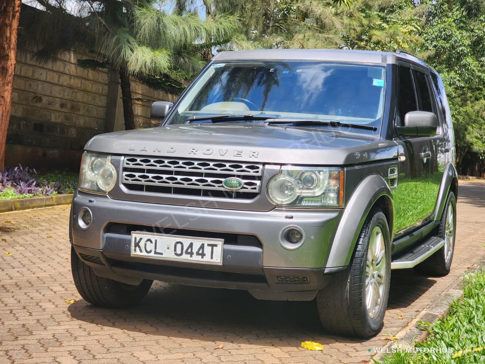 2010 Land Rover Discovery 4 TDV6 HSE 3L Diesel SUV, photo 3