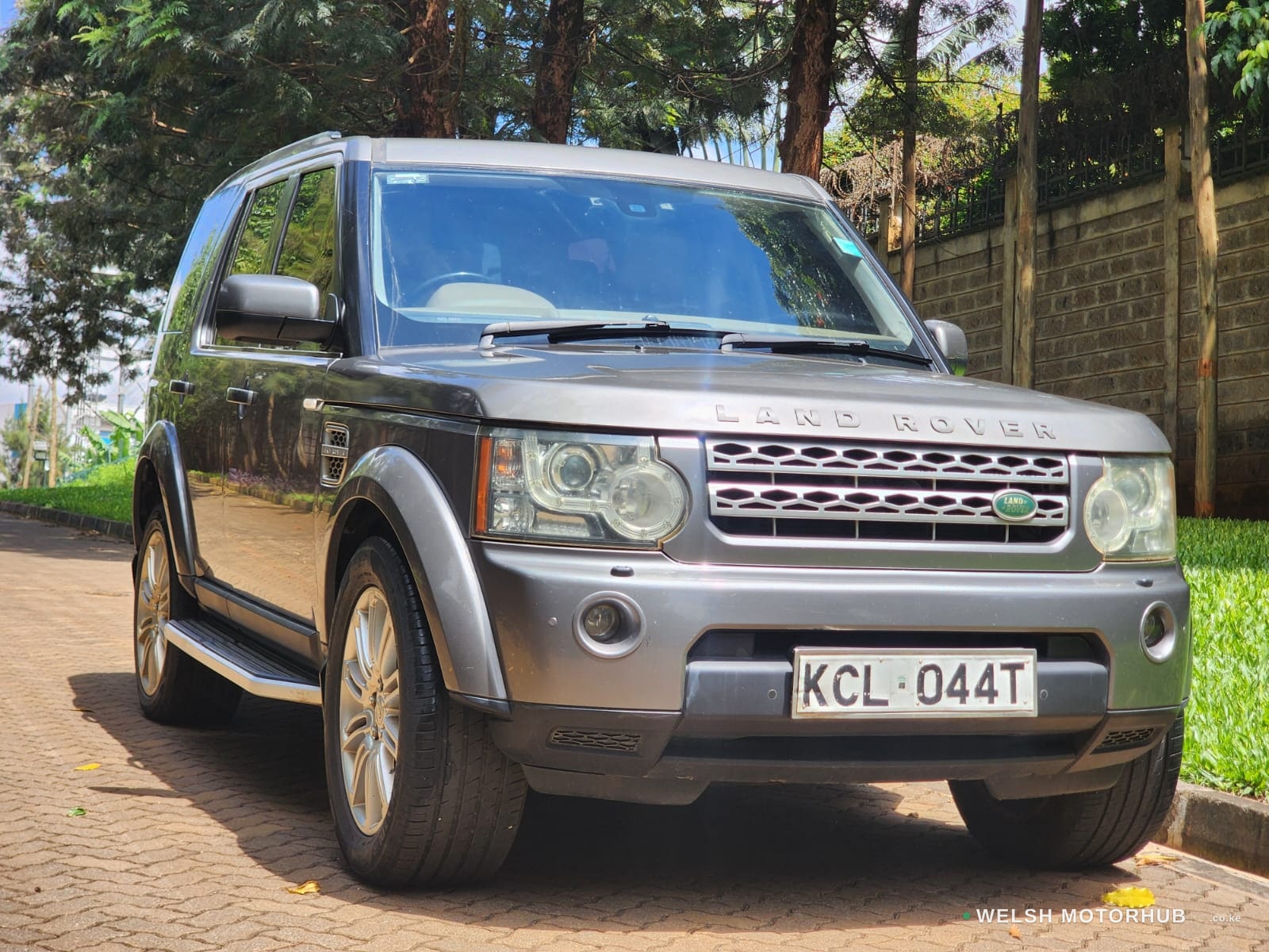 2010 Land Rover Discovery 4 TDV6 HSE 3L Diesel SUV, photo 2