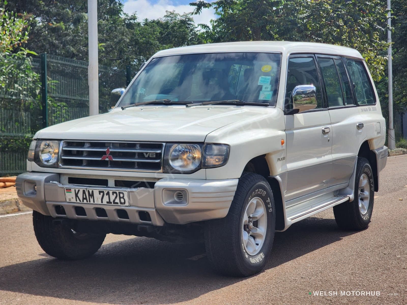 1999 Mitsubishi Pajero Exceed 3L Petrol SUV, photo 3