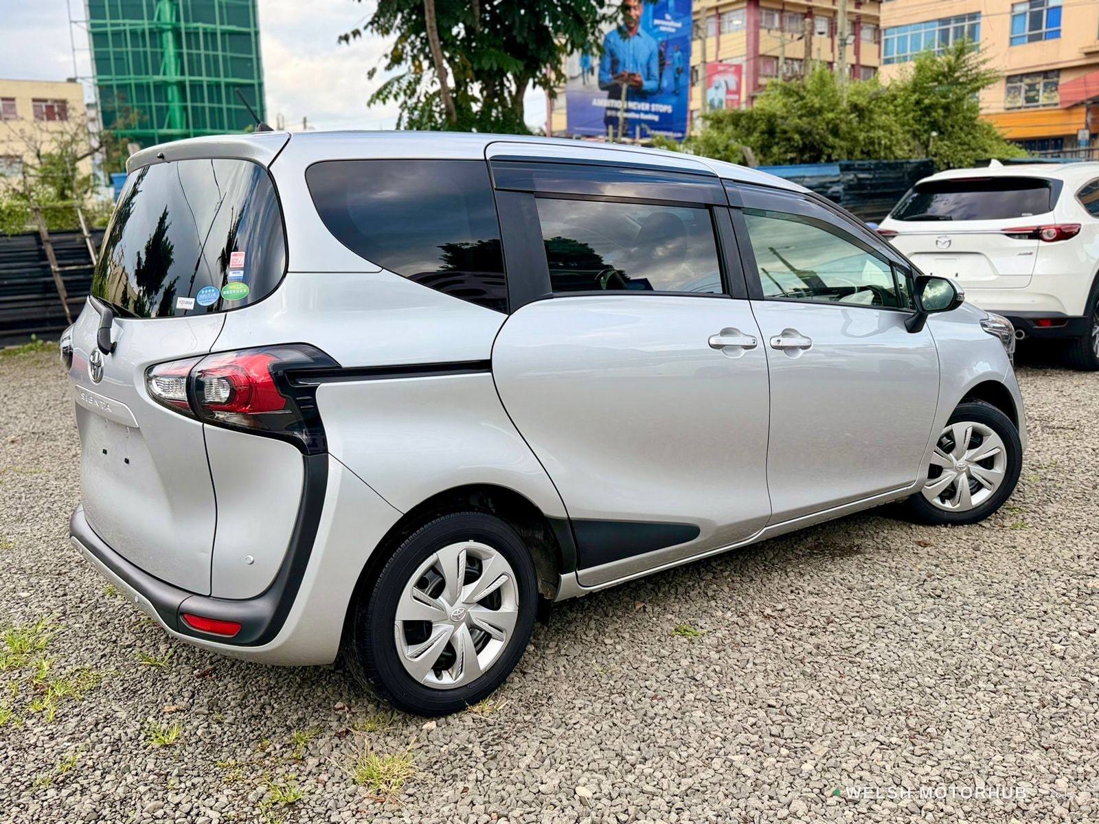 2020 Toyota Sienta Petrol MPV, photo 3