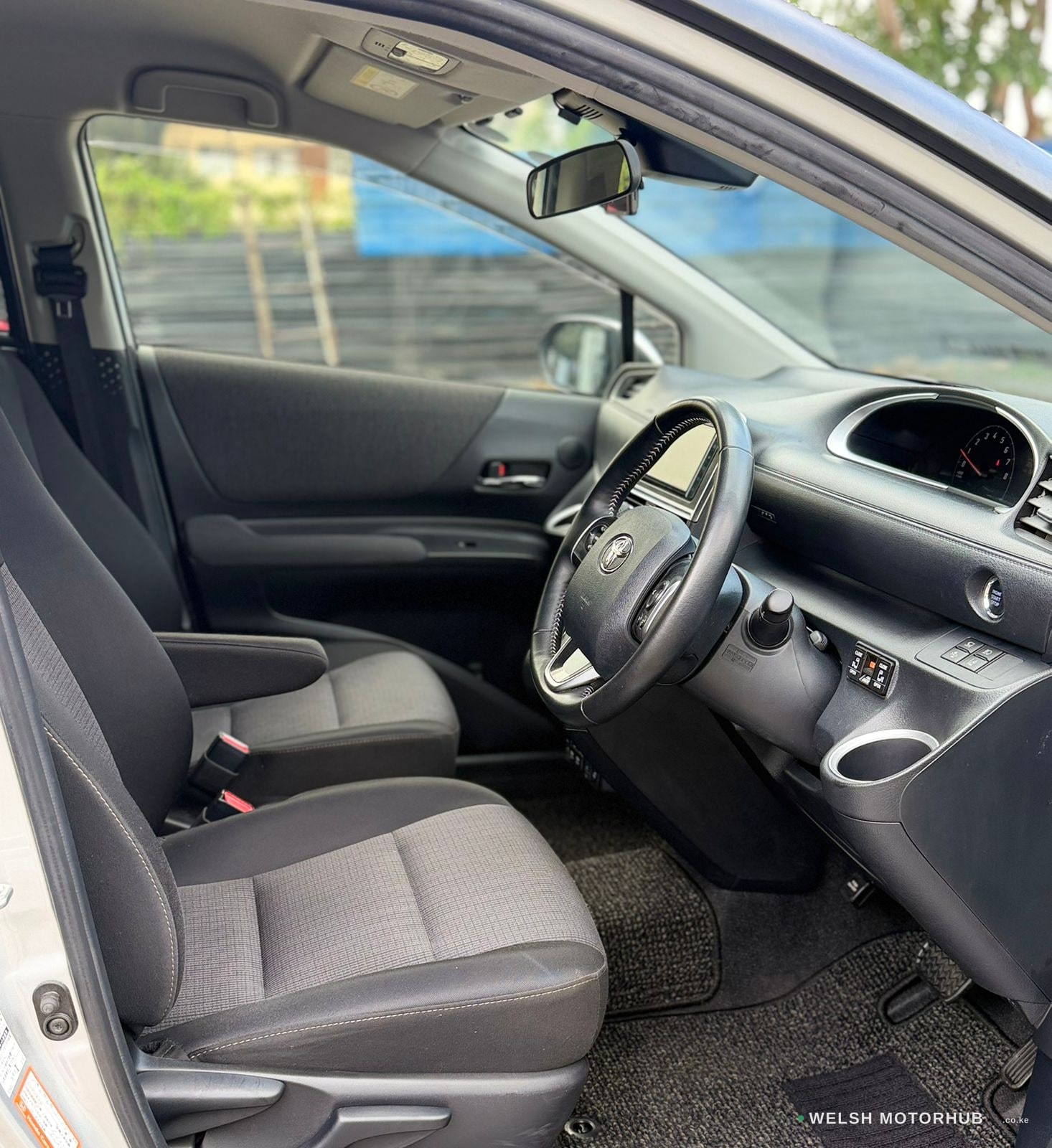 2020 Toyota Sienta Petrol MPV, photo 5